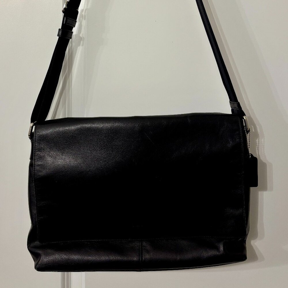 LIKE NEW:  COACH Charles Messenger/Laptop Bag